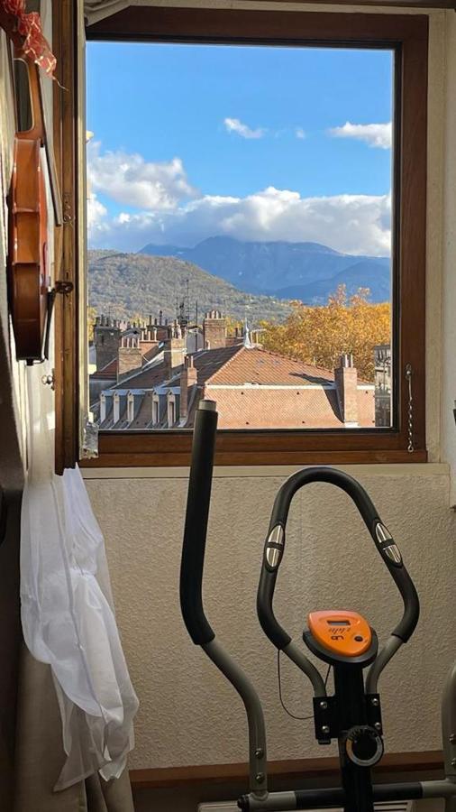 Cosy And Calm In Grenoble City Heart With Free And Large Parking Q-Park Chavant Buitenkant foto